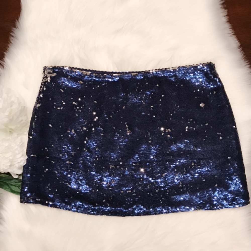 ✨Tea/f Blue Sequin Mini Skirt✨